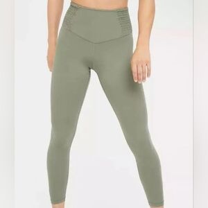 Aerie Offline Green 7/8 Leggings Sz S Long NWT